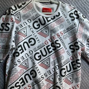 GUESS Sweatshirt